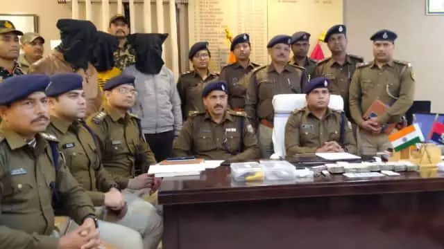 अररिया एक्सिस बैंक लूटकांड का खुलासा, 3 अरेस्ट; बैंककर्मी ही निकला लाइनर, 1.31 करोड़ की हुई थी लूट