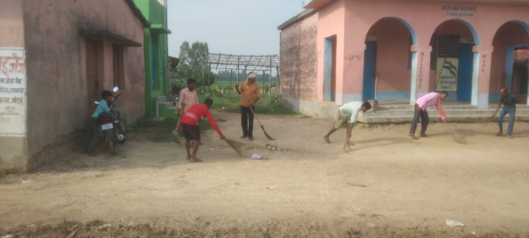 स्वच्छता ही सेवा अभियान के तहत लगातार मधुबनी जिले के सभी प्रखंडों में विभिन्न कार्यक्रमों का आयोजन कर का दिया जा रहा है स्वच्छता का संदेश।