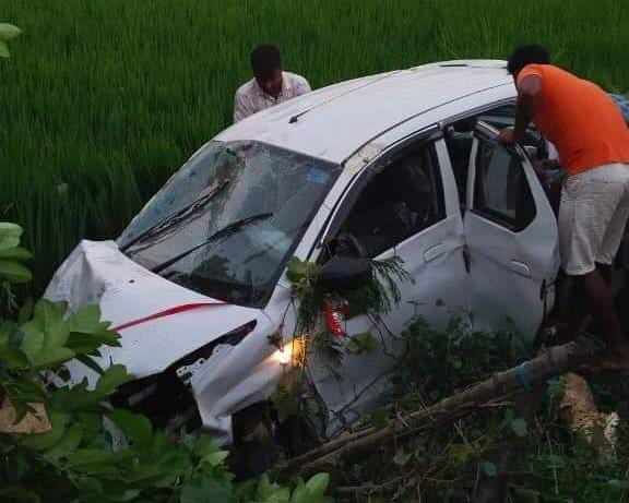 टैम्पो और कार में टक्कर  टैम्पो चालक की मौत, घायल अन्य तीन को किया गया रेफर।