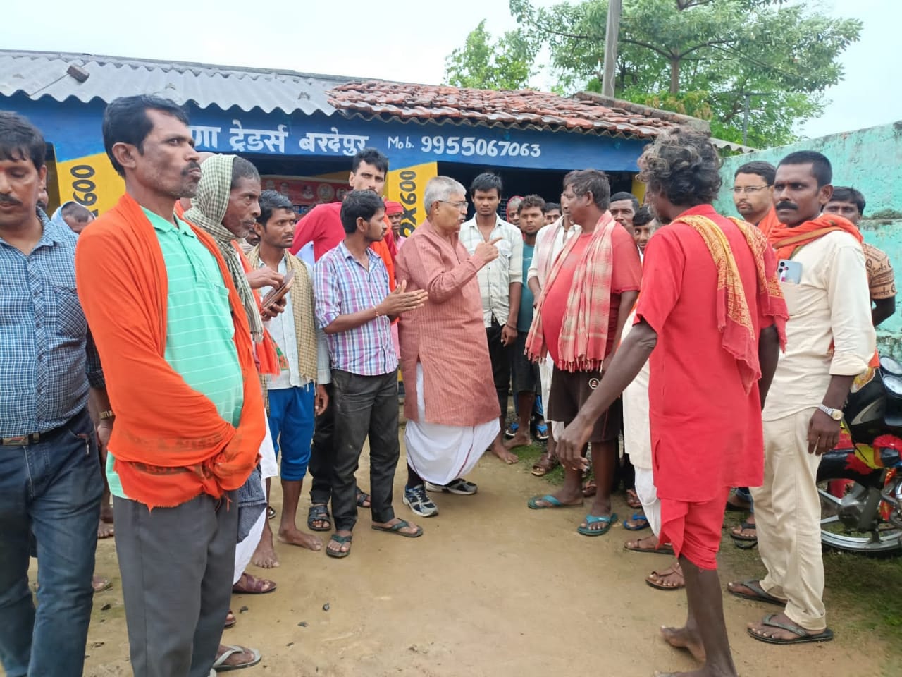 “आपका विधायक-आपके द्वार” कार्यक्रम के तहत विधायक पुरसौलिया मे “नॉव योर वोटर” का किया कार्यक्रम।